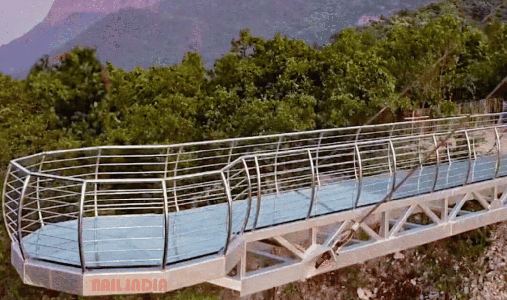Outdoor glass bridge for resorts