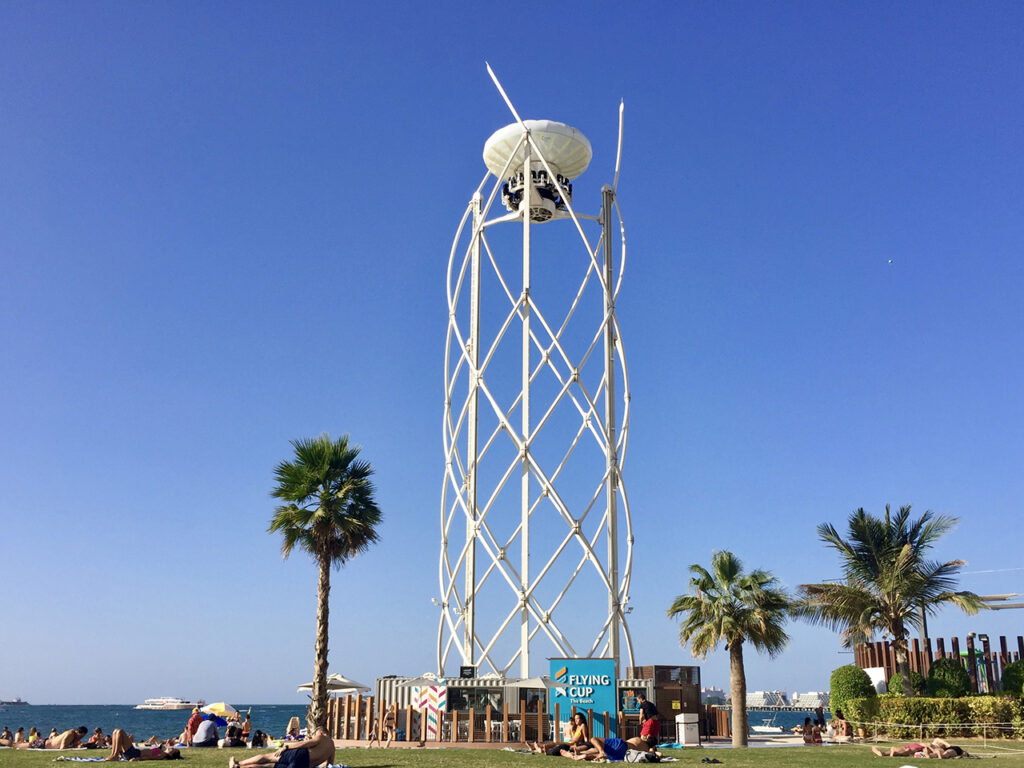 360 degree Flying Cup adventure ride with hydraulic lift