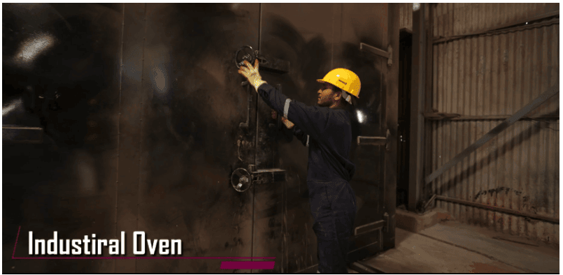 Industrial oven for coating and heat treatment